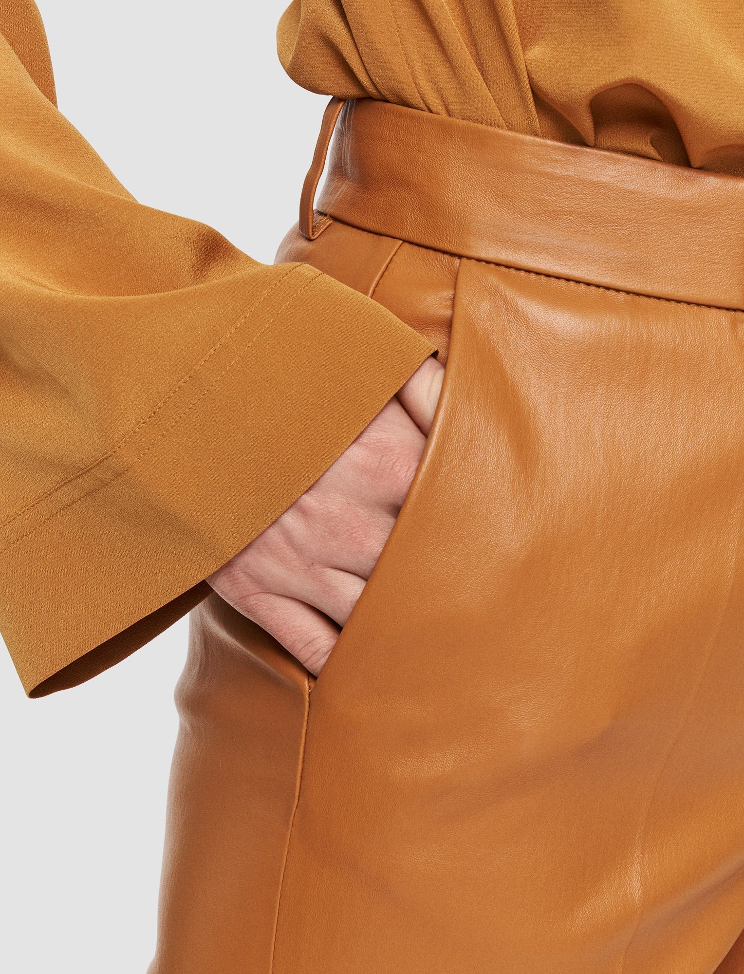 DJV /  4qty / 390€ / 3-3 / ST100%   Coleman-Pant-Leather Stretch