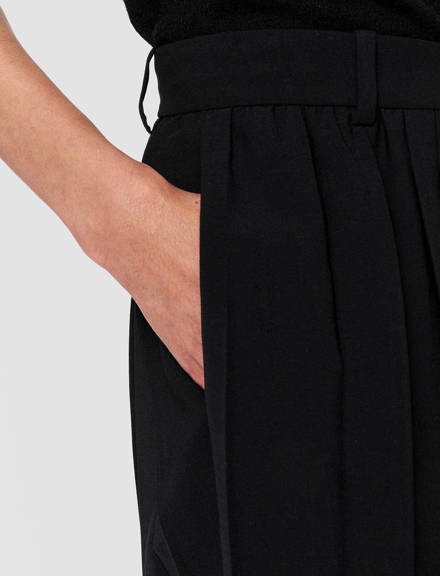 DJV /  4qty / 120€ / 39-19 / ST49%   Tibre-Pant-Airy Plisse