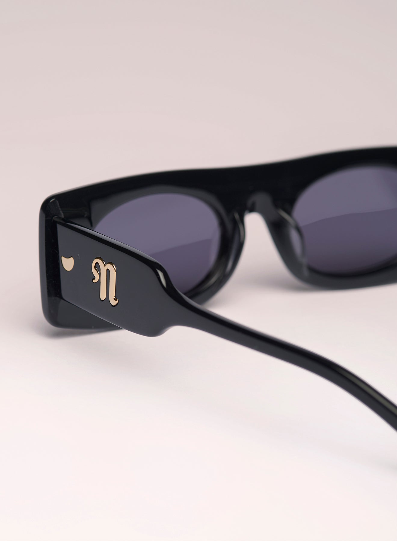 Lunettes de soleil Ruthie à visière - Black