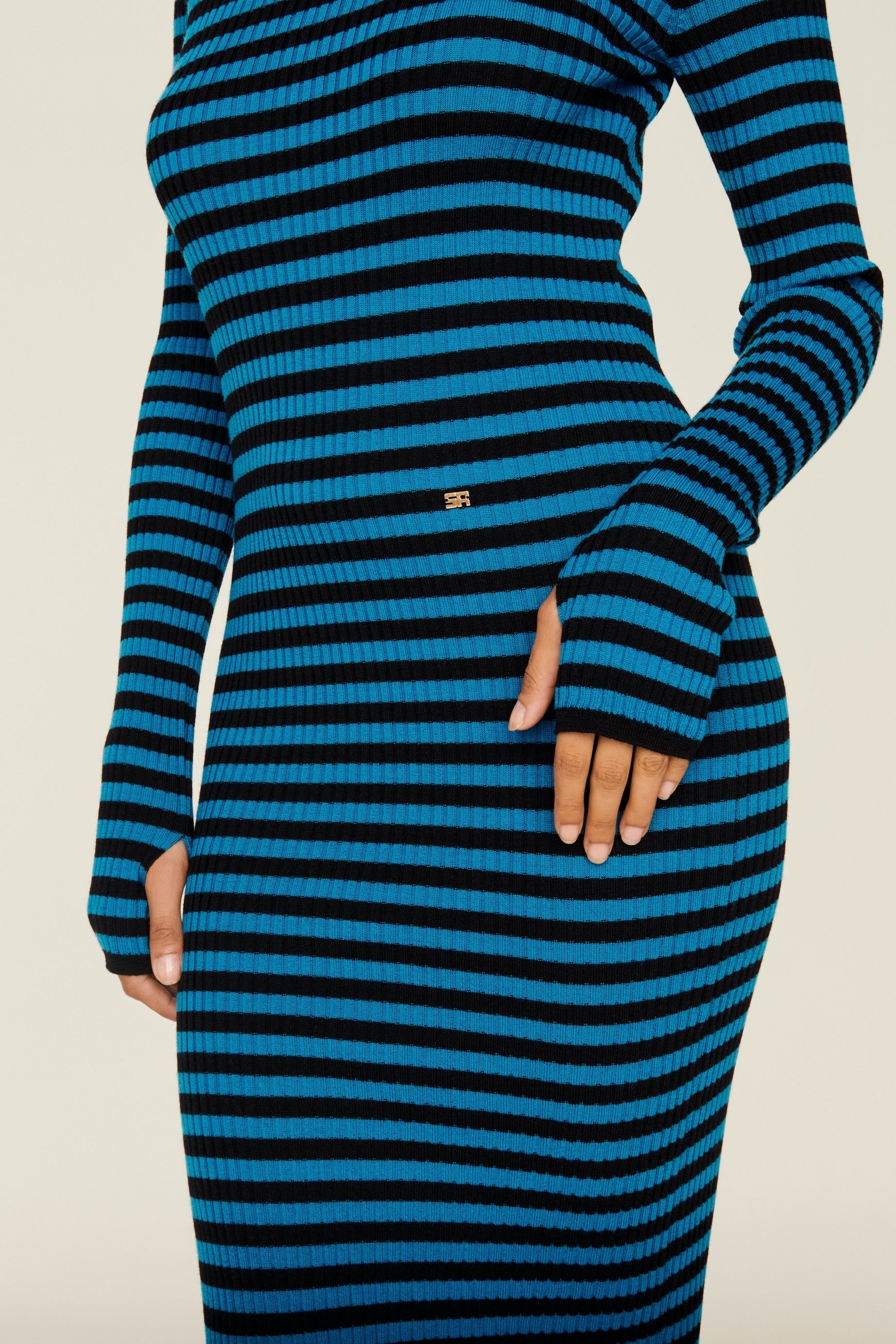 Robe moulante en laine - Noir & Bleu de Prusse