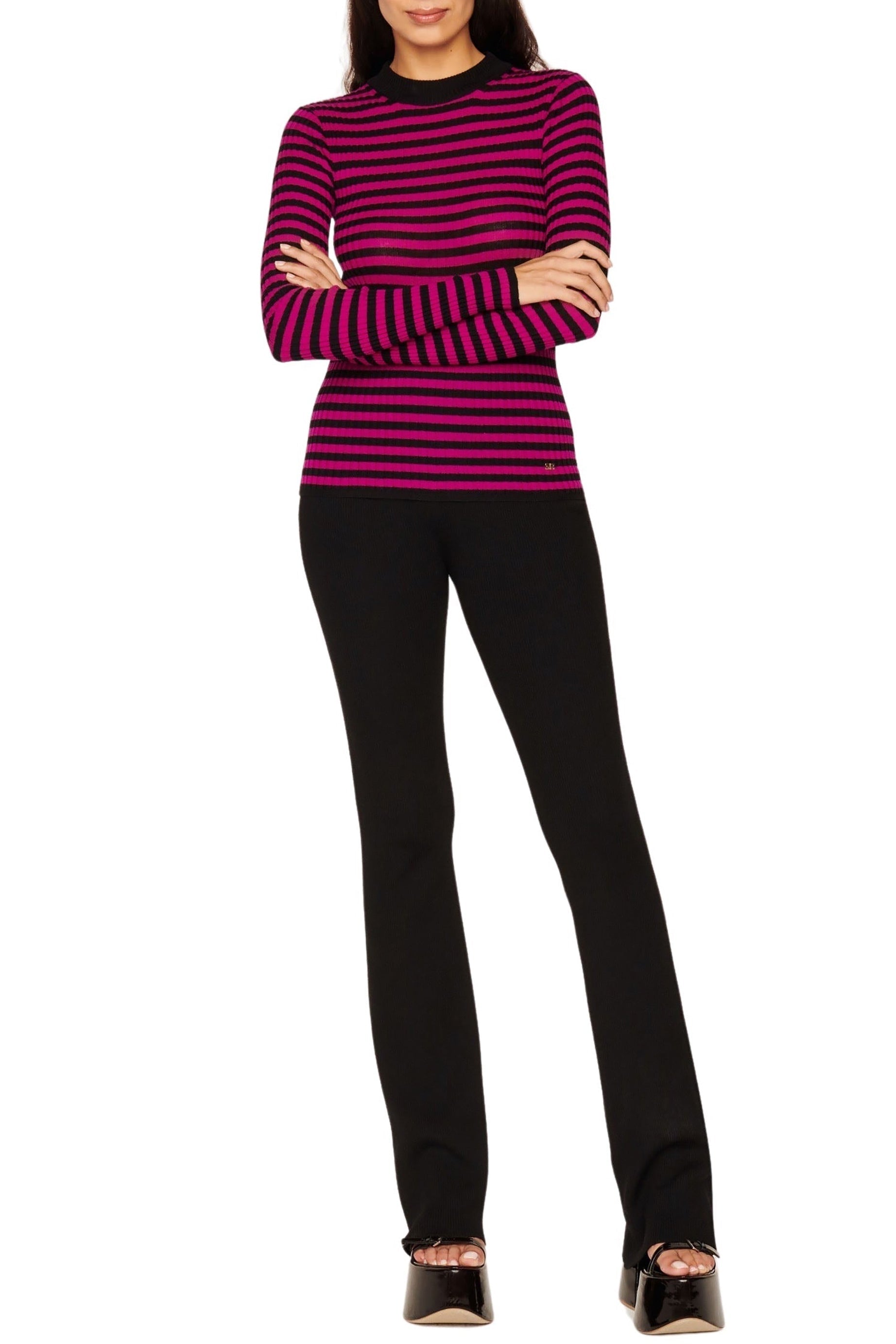 Pull rayé à col rond en laine - Noir & Fuchsia