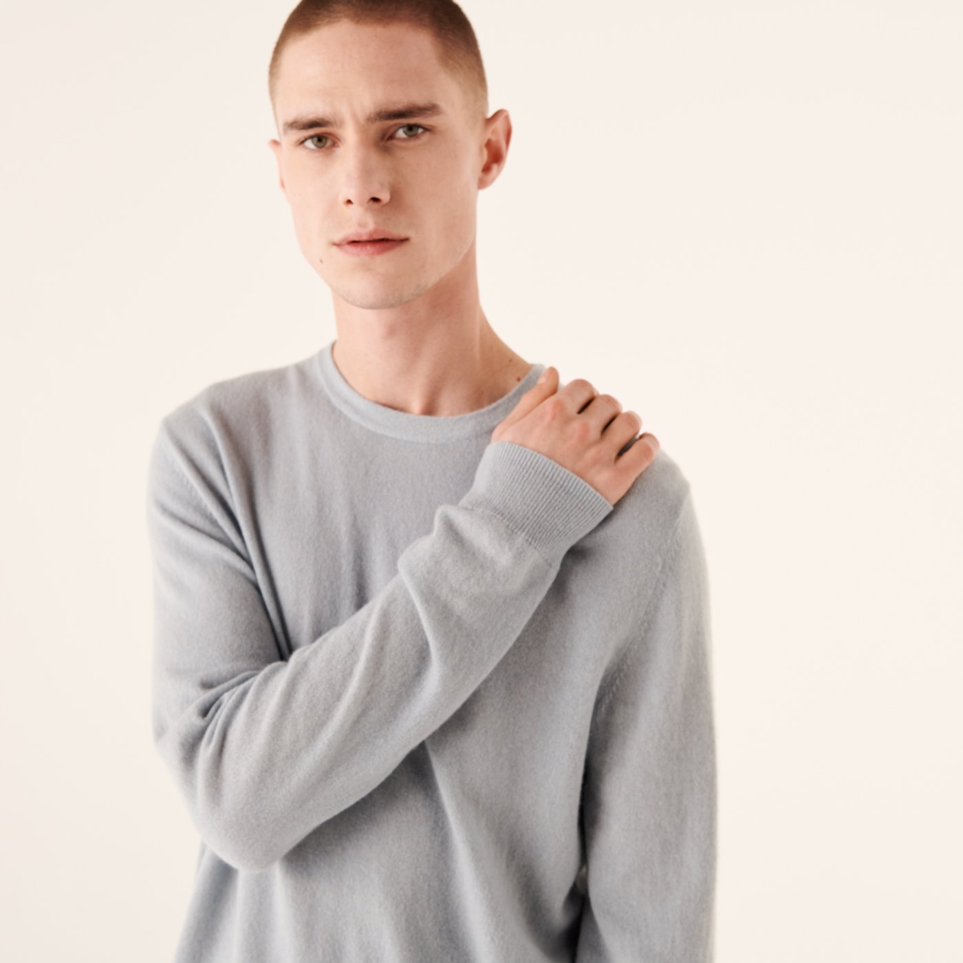 Pull à col rond fin en cachemire - Cloud Blue