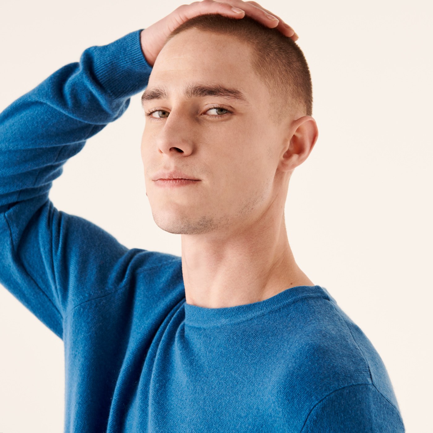 Pull à col rond fin en cachemire - Petrol Blue