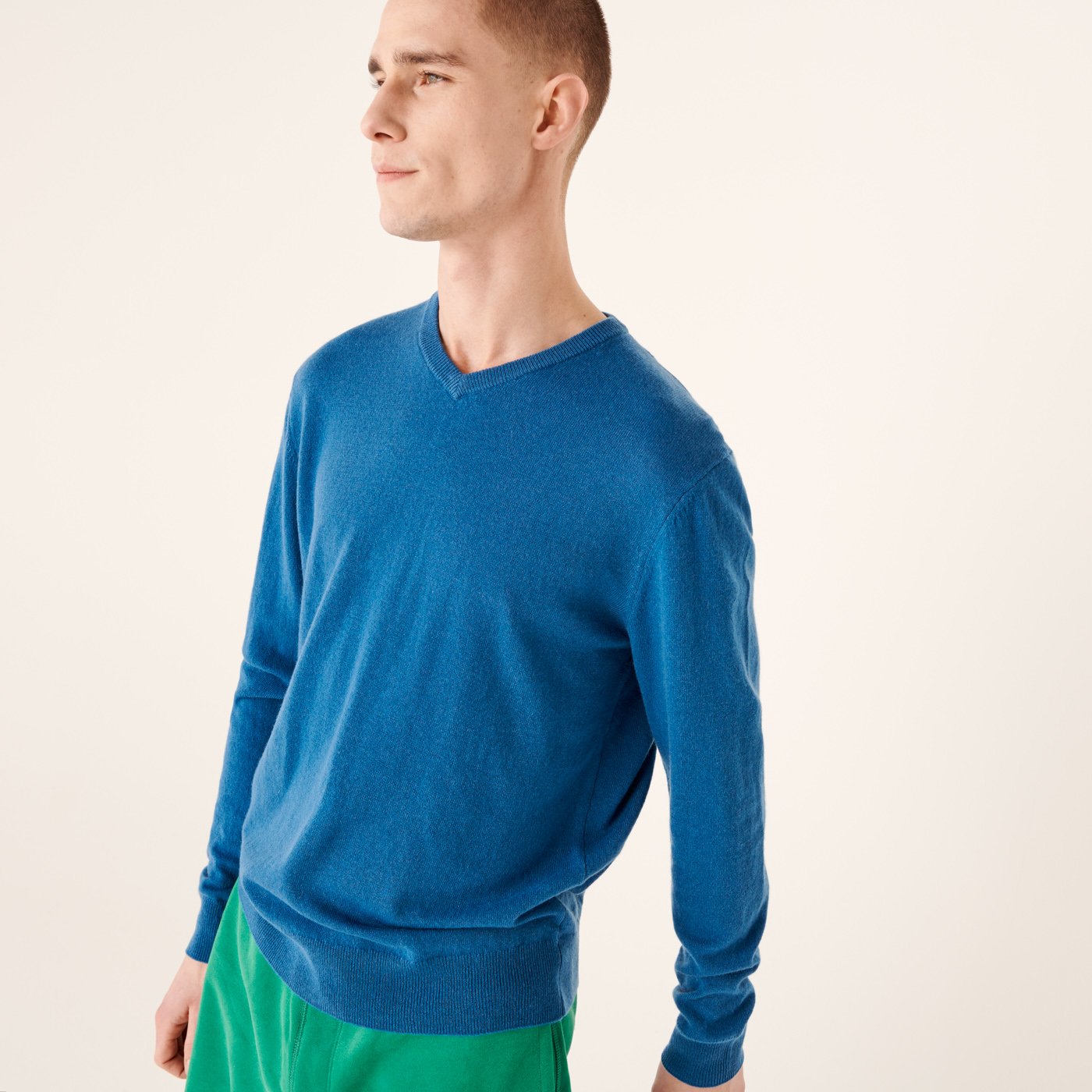 Pull à col V fin en cachemire - Petrol Blue
