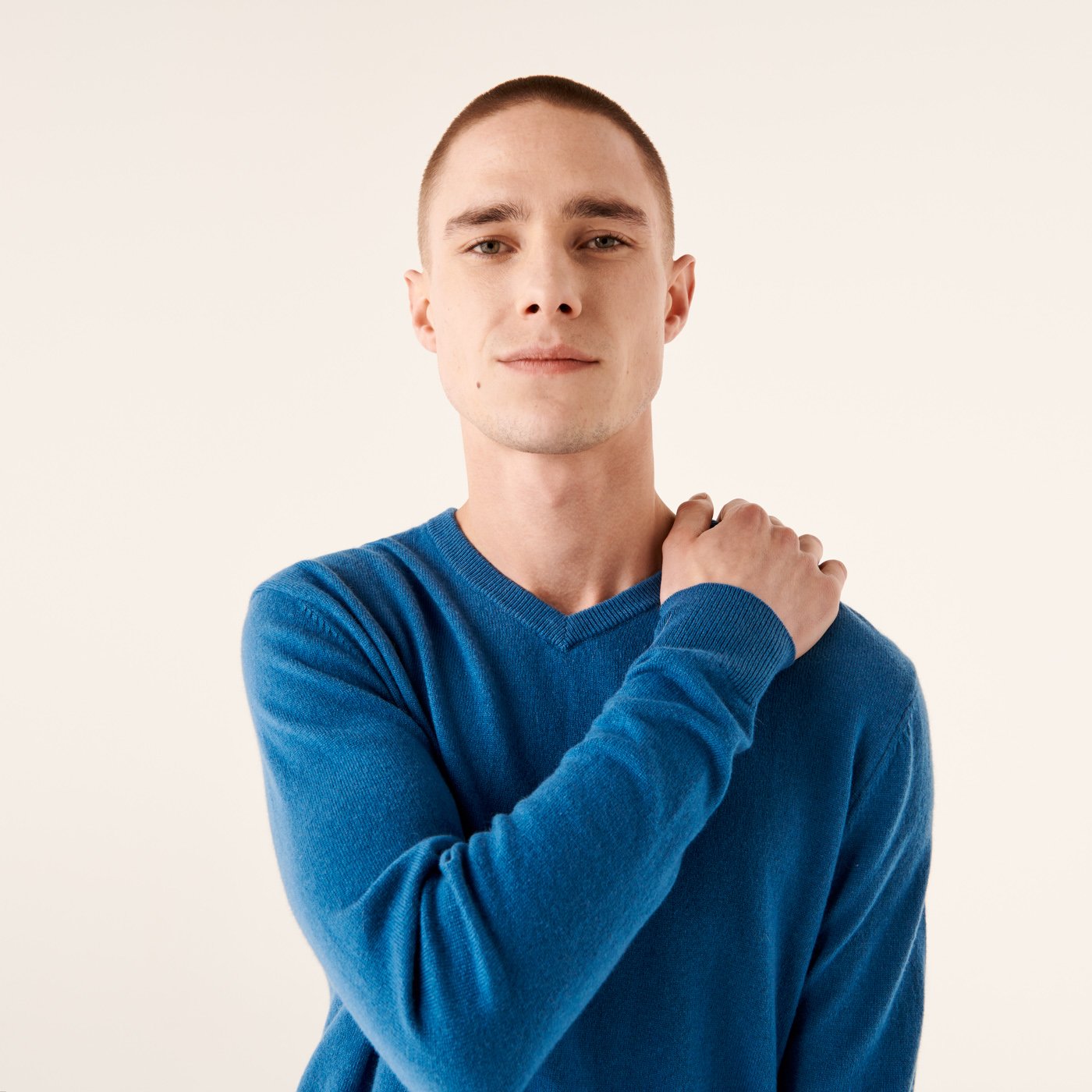 Pull à col V fin en cachemire - Petrol Blue