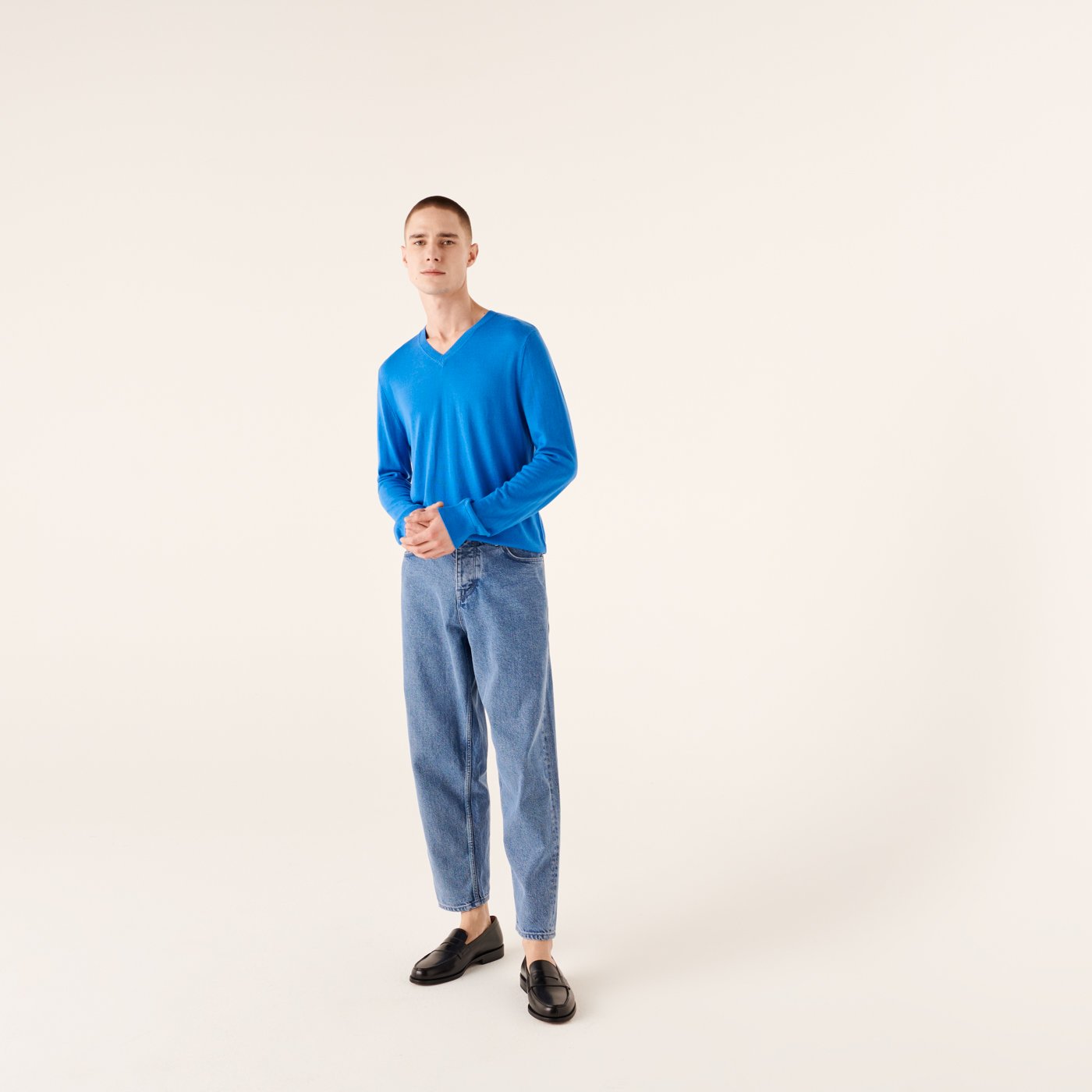Pull à col V en laine superfine - Denim Blue