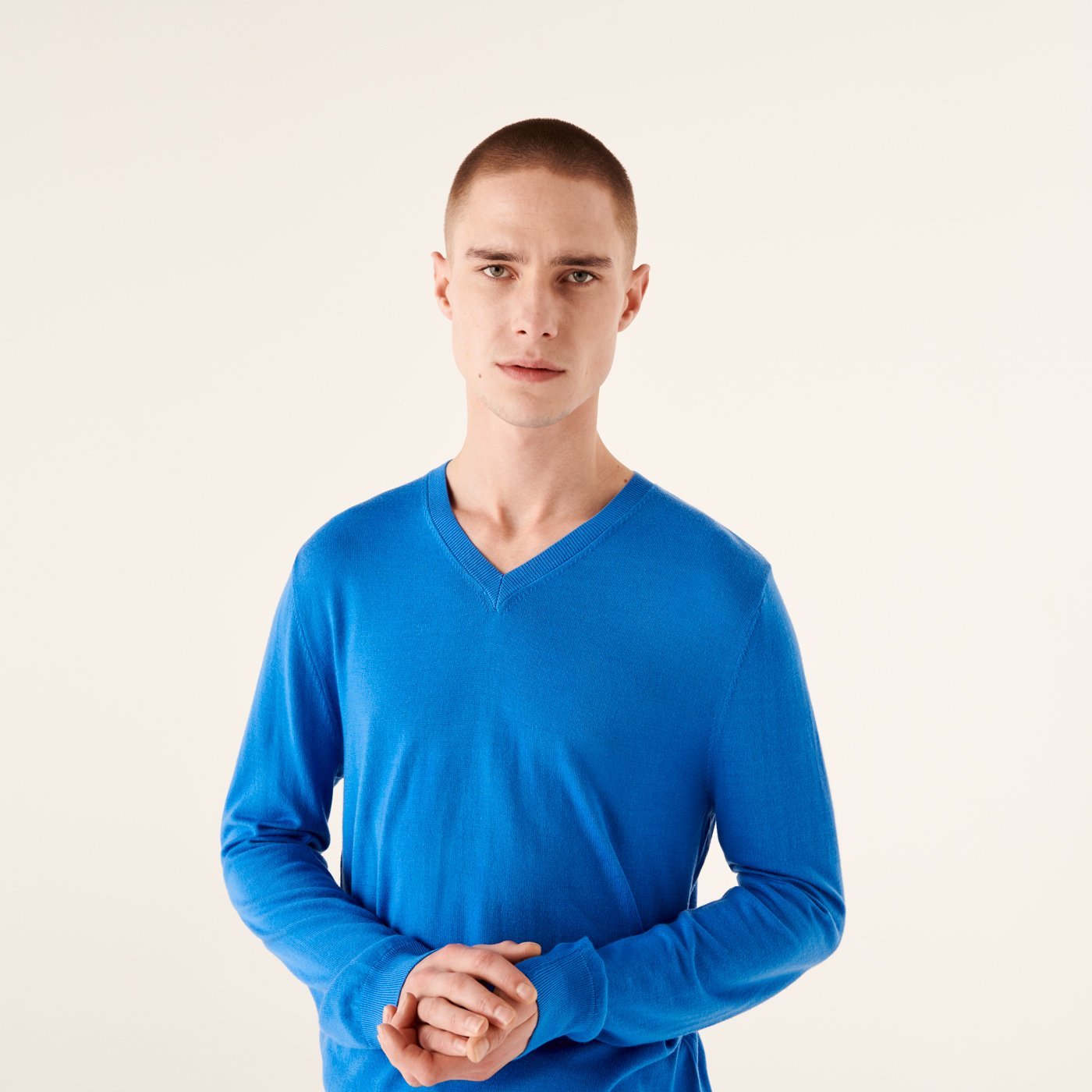 Pull à col V en laine superfine - Denim Blue