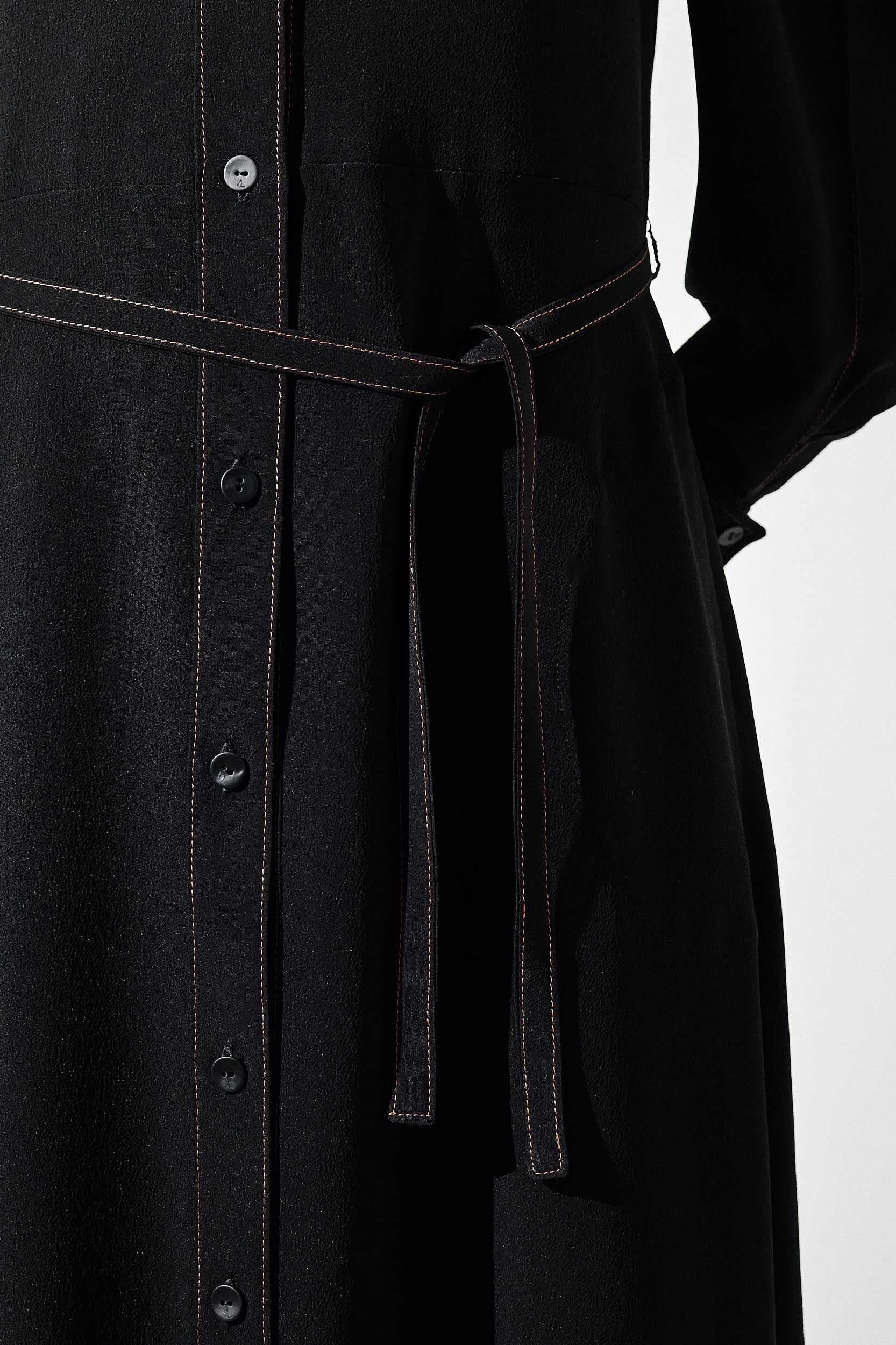 Robe manches triangles en crêpe de soie - Noir