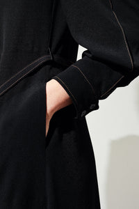 Robe manches triangles en crêpe de soie - Noir