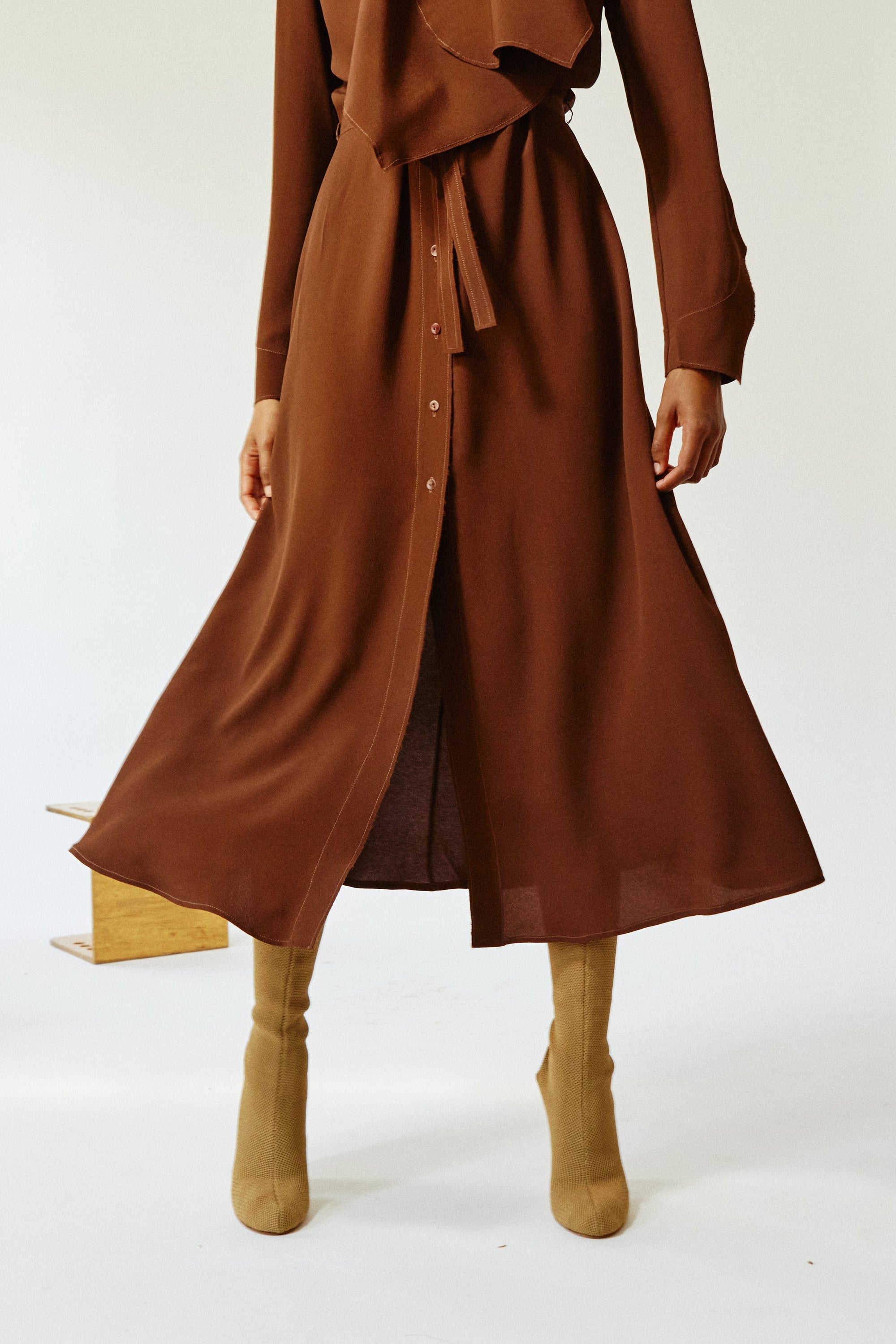 Robe col écharpe à manches longues - Noisette