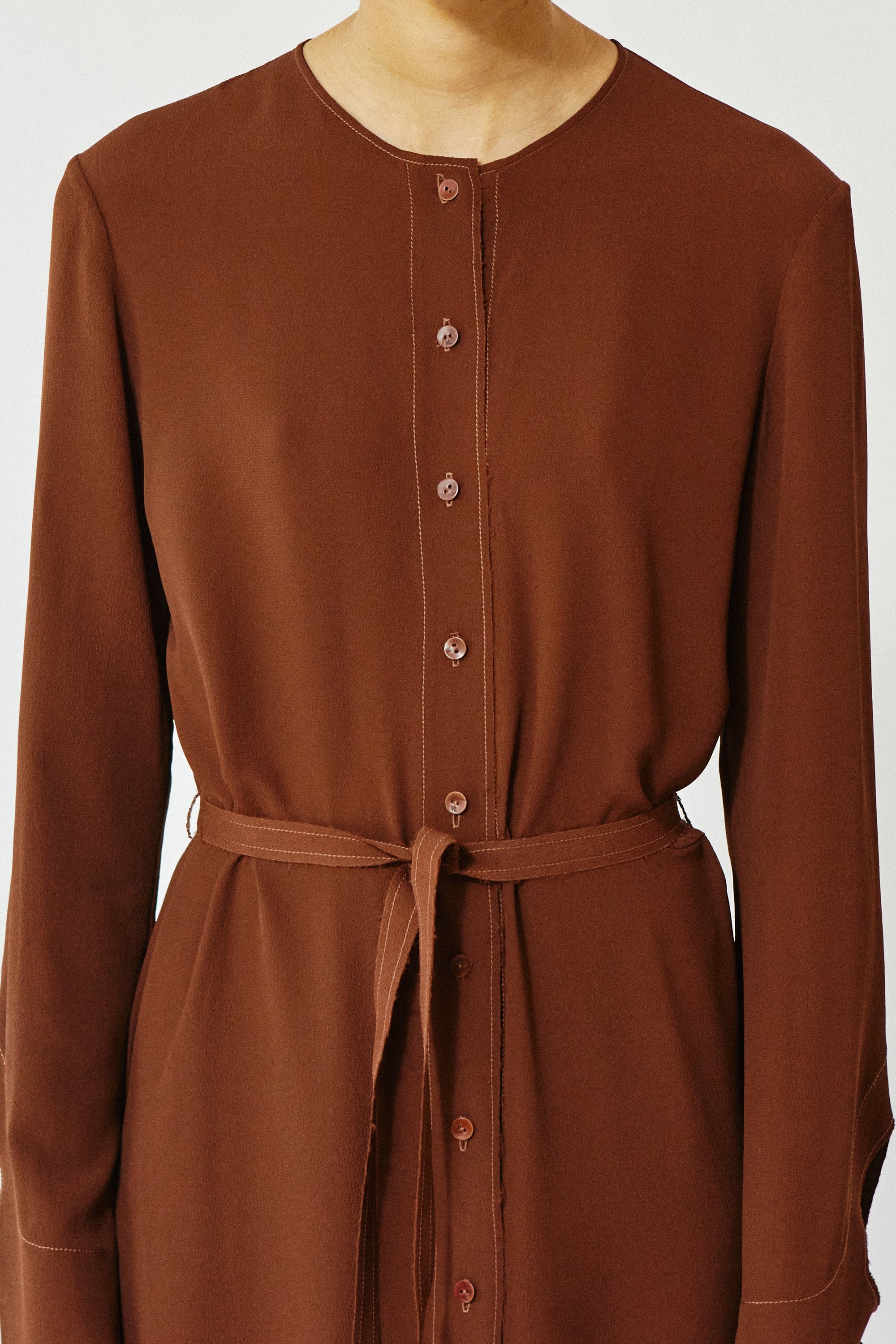 Robe col écharpe à manches longues - Noisette