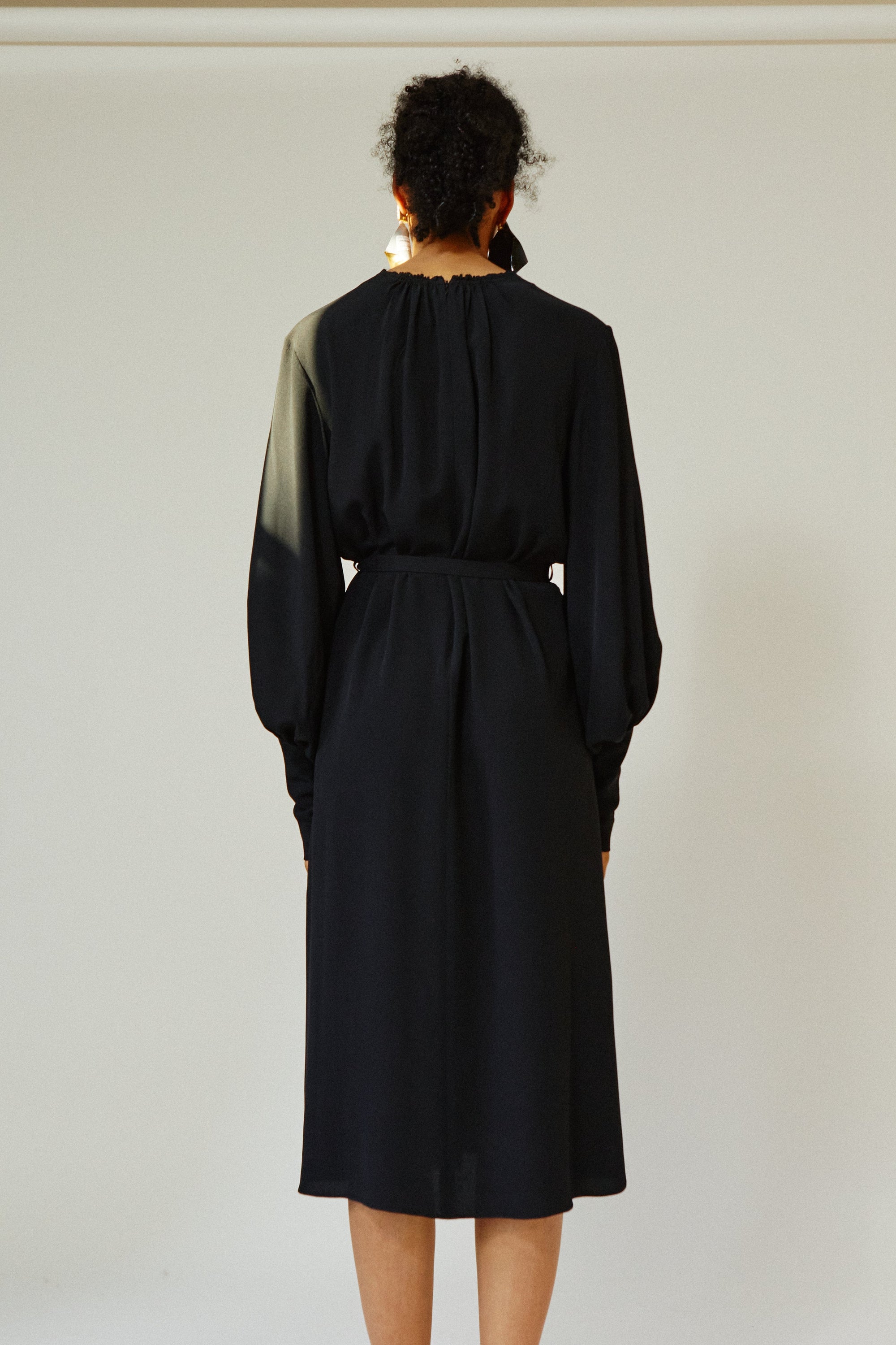 Robe à manches longues à larges poignets - Noir