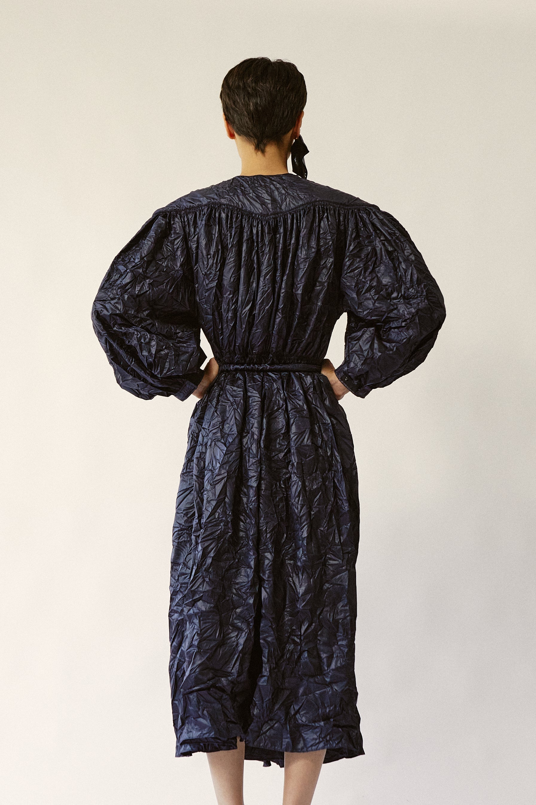 Robe froncée en nylon froissé - Marine
