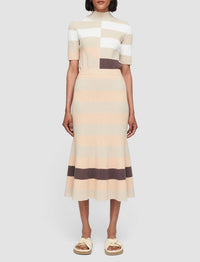 DJV /  4qty / 65€ / 10-6 / ST60%   Skirt-Stripe Animation