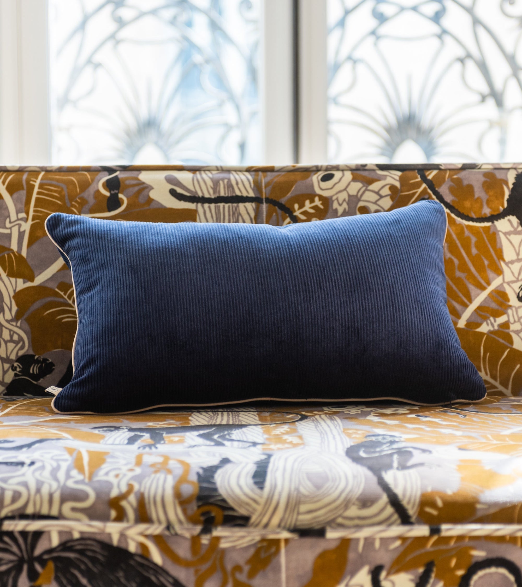 Coussin Carino en velours côtelé - Bleu marine et Beige