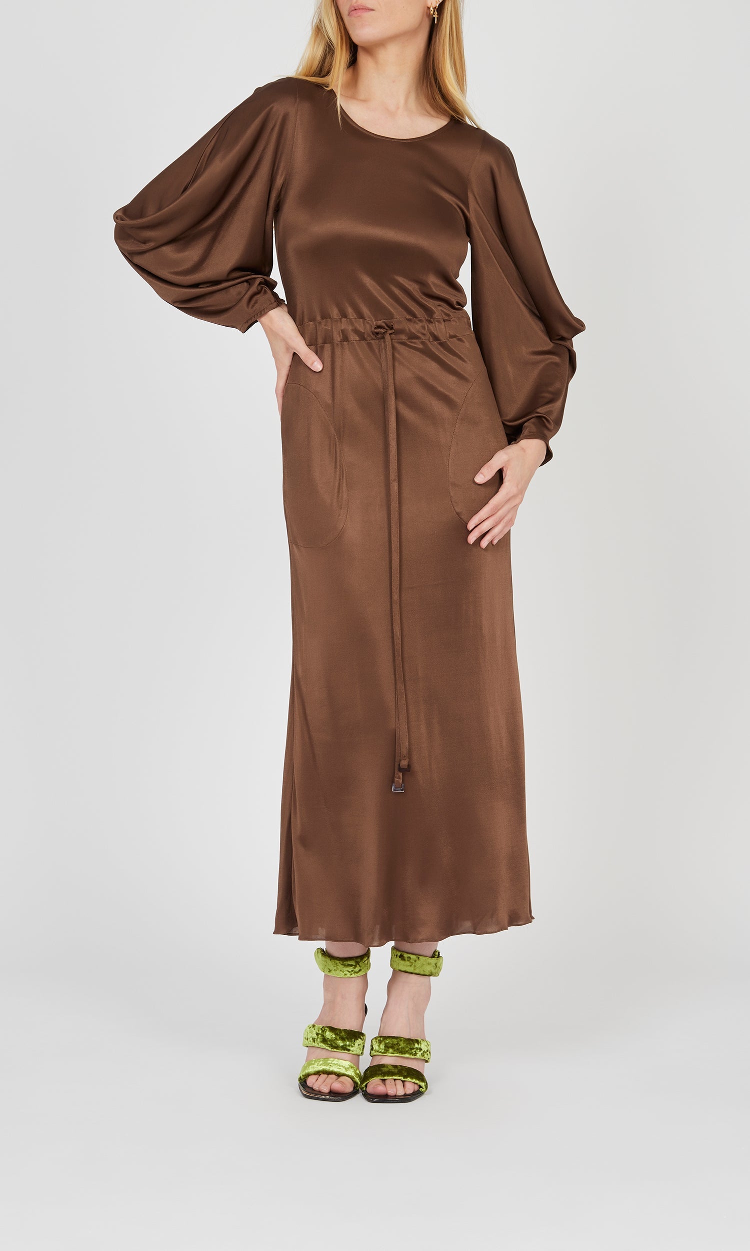 Robe longue à manches triangulaires - Sepia