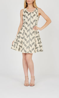 Robe courte zippée en laine perforée et brodée - Ivoire