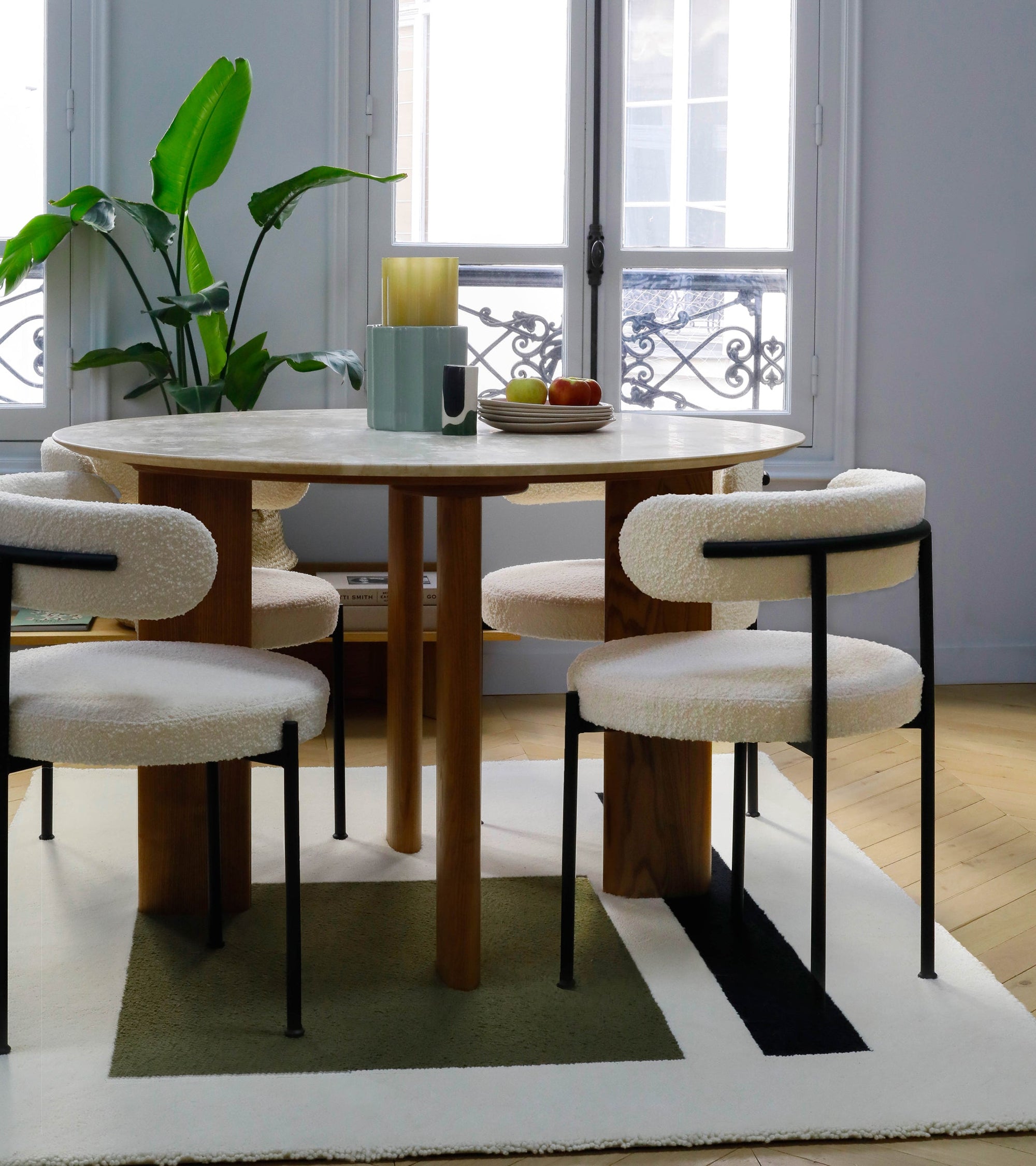 Chaise Libera structure en laine bouclée - Blanc crème