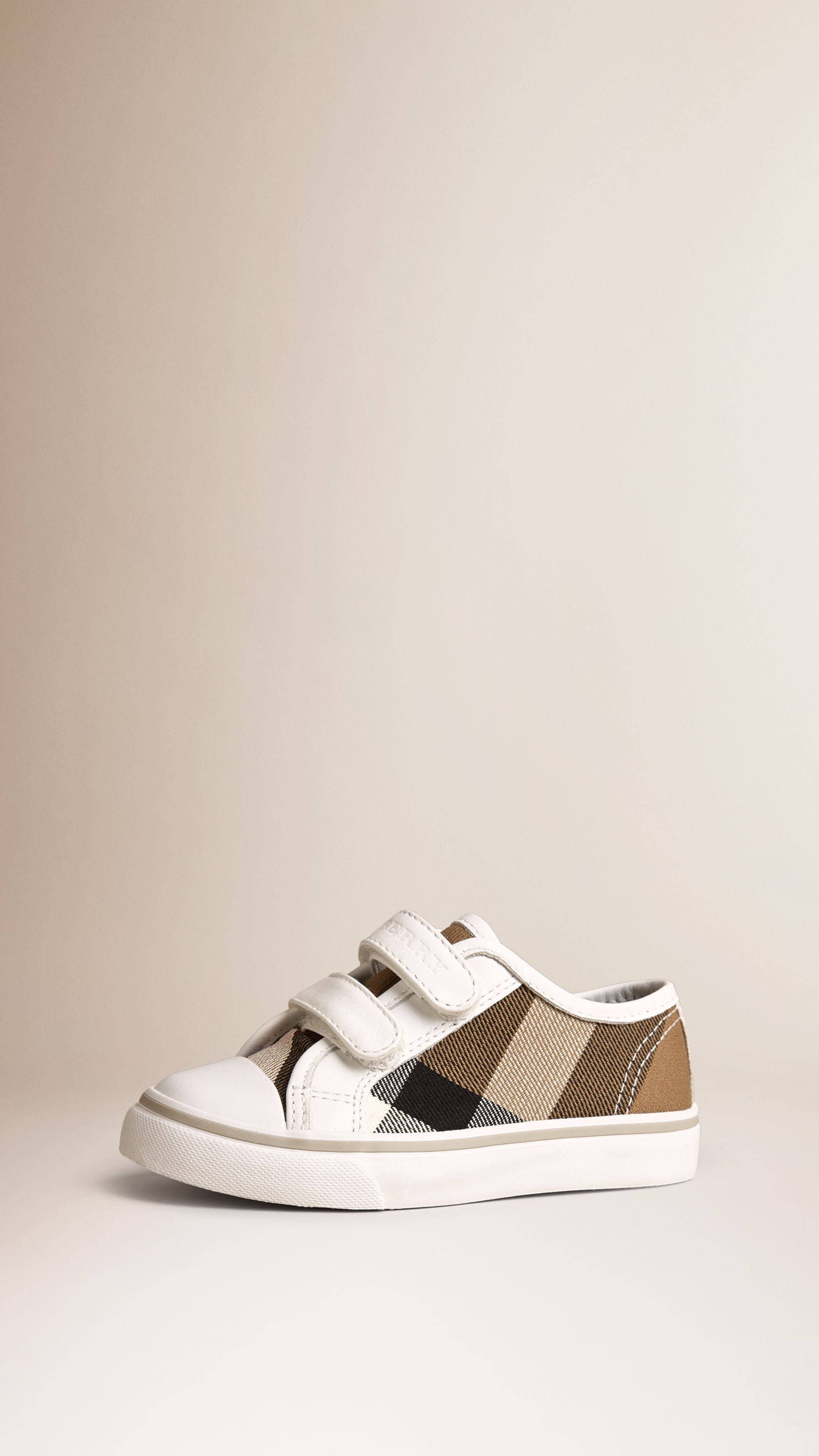 WHITE Baskets en house check