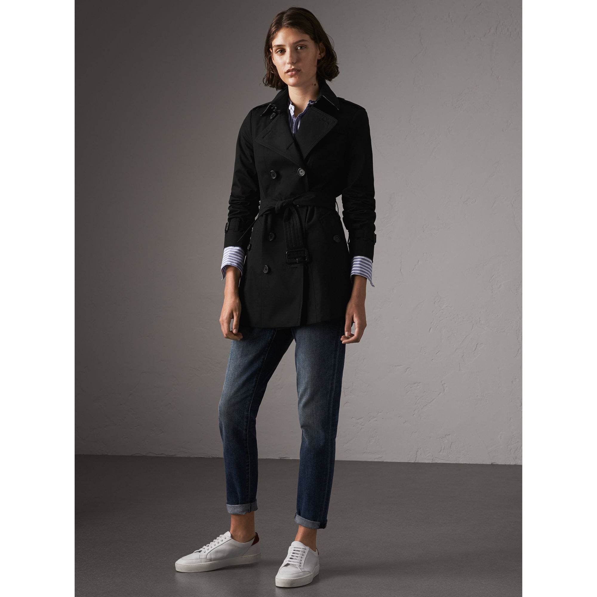 BLACK The Sandringham – Trench court