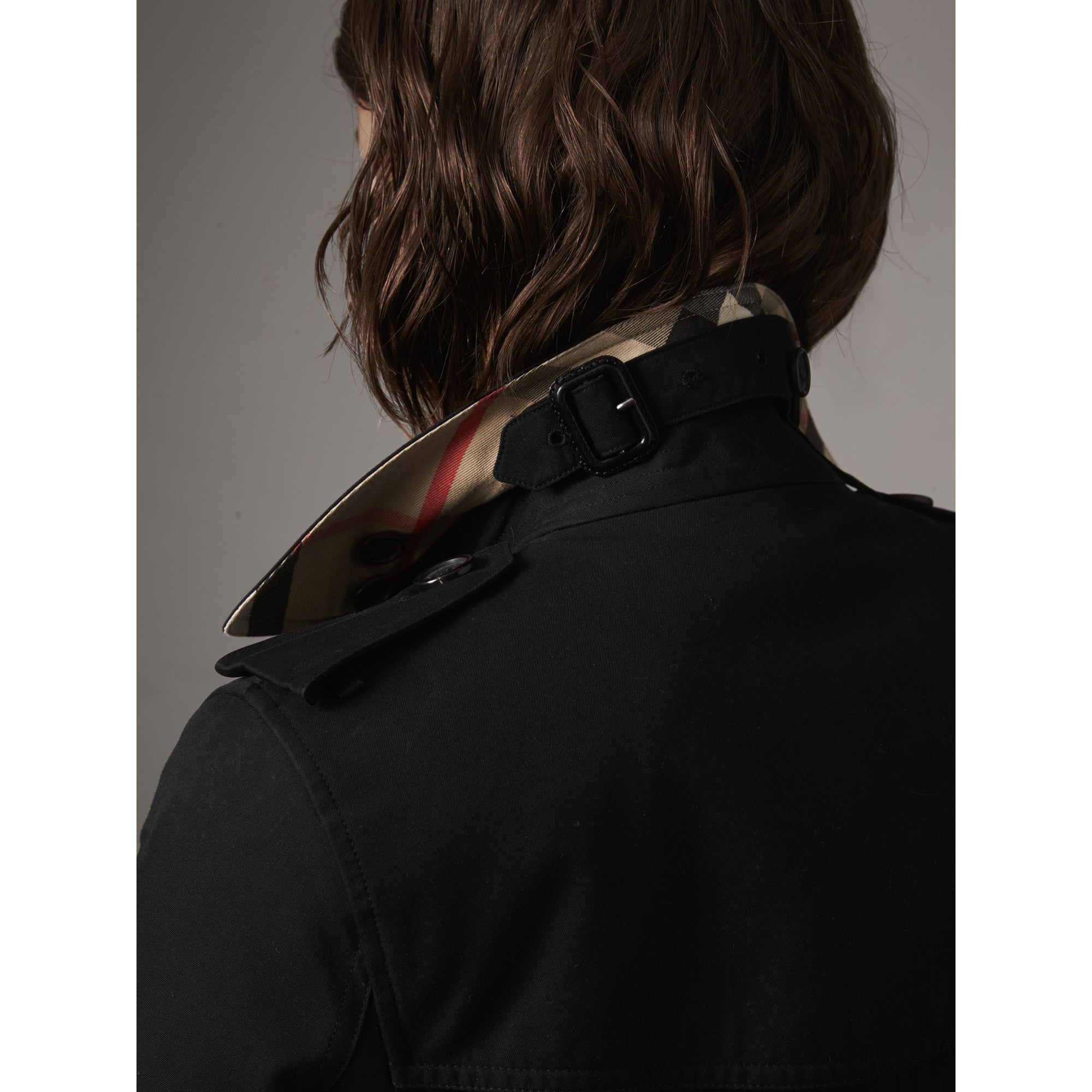 BLACK The Kensington – Trench court