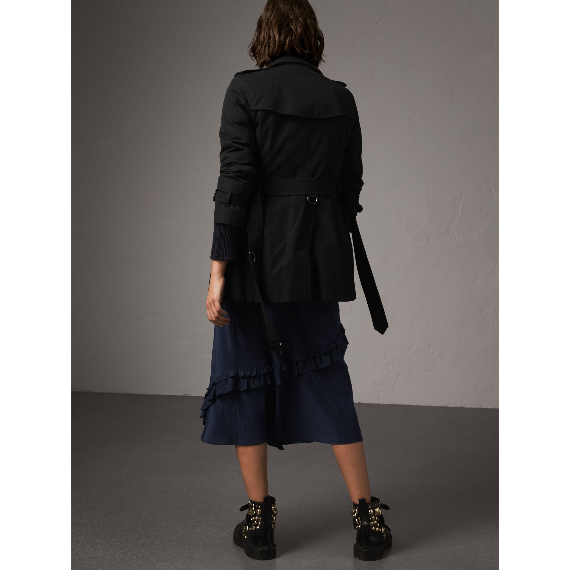 BLACK The Kensington – Trench court