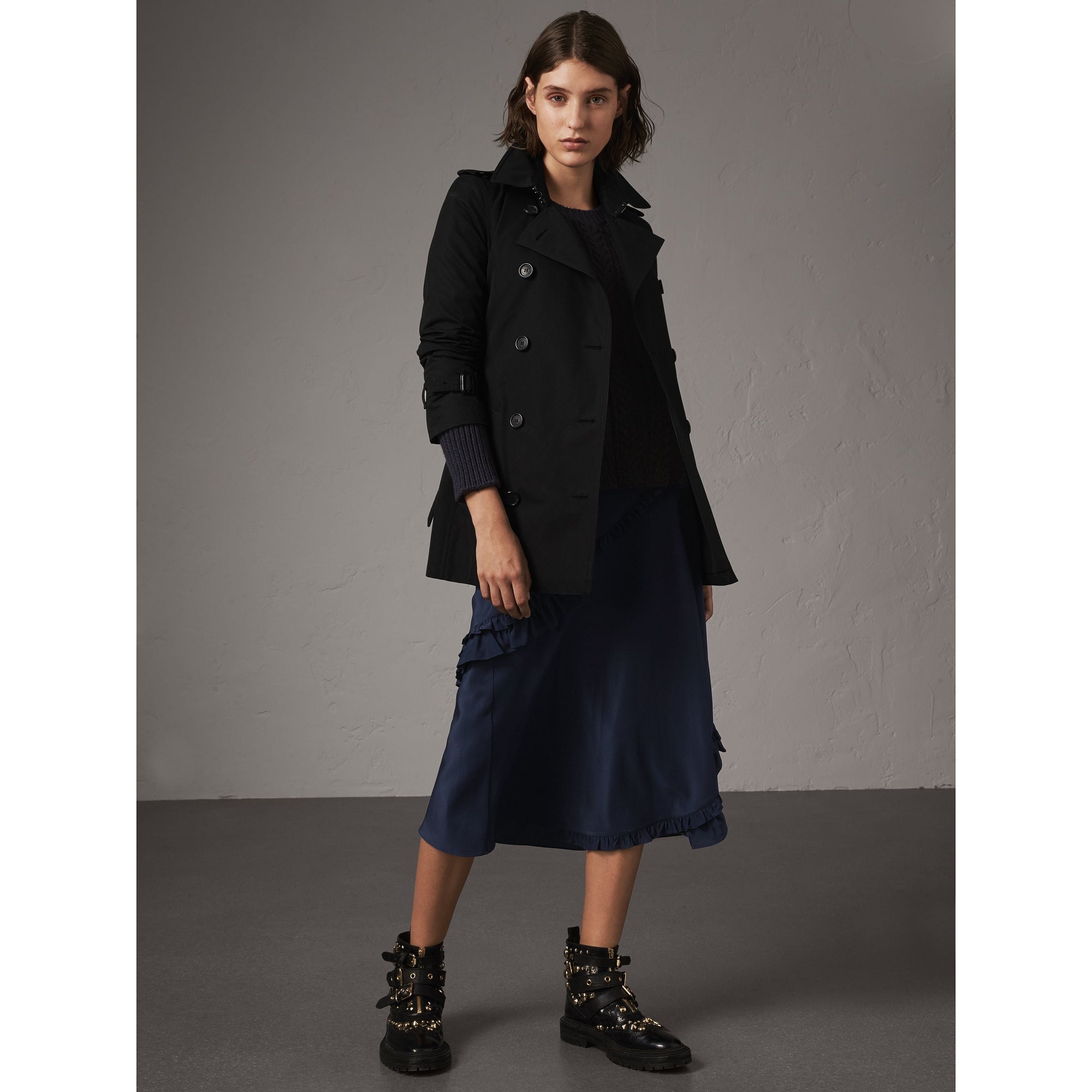 BLACK The Kensington – Trench court