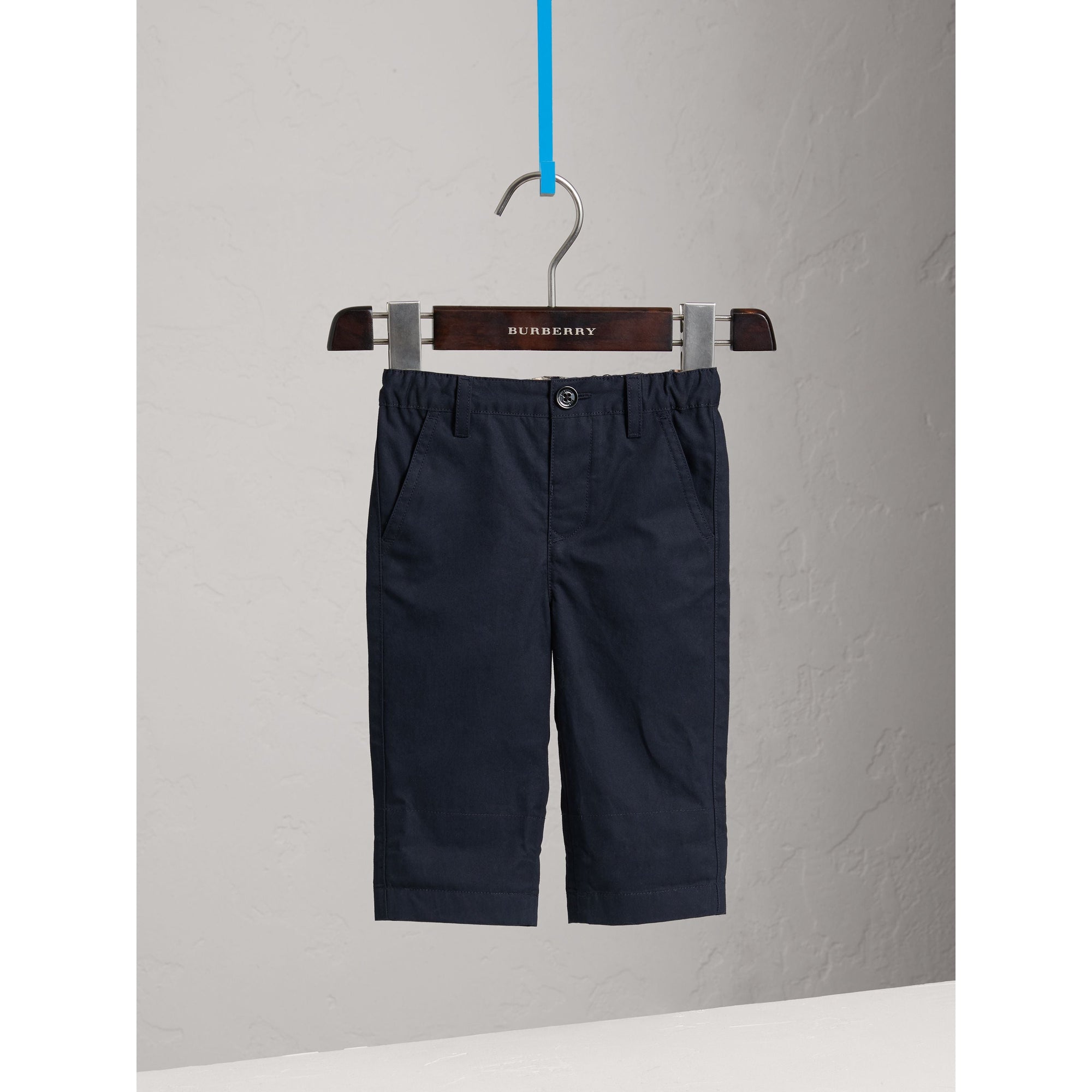 INK Pantalon chino avec revers en check