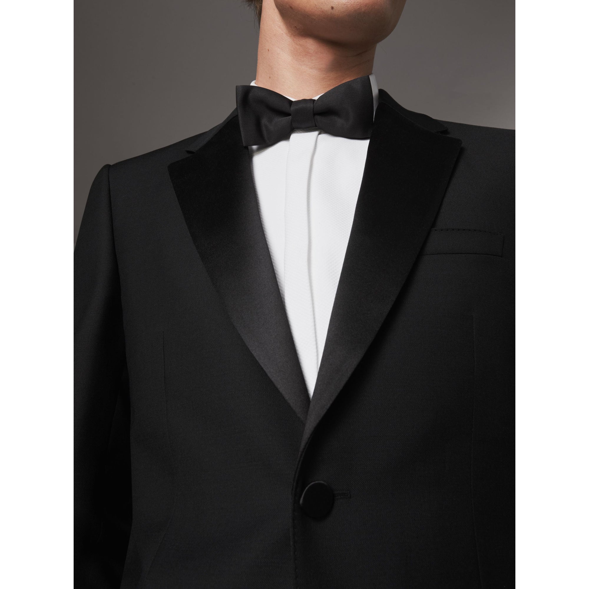 BLACK Smoking de coupe moderne semi-entoilé en laine et mohair
