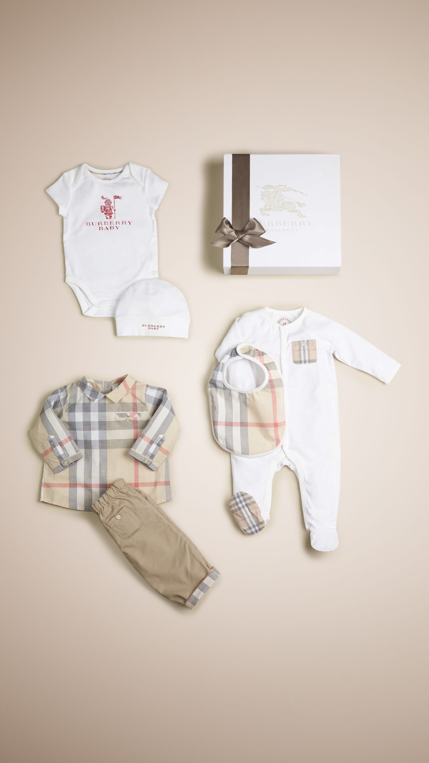 PALE CLASSIC CHECK Set cadeau six pièces pour bébé en coton