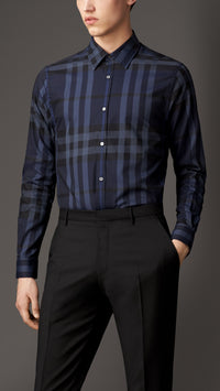 NAVY Chemise de coupe moderne en coton