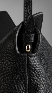 BLACK Petit clutch en cuir grainé
