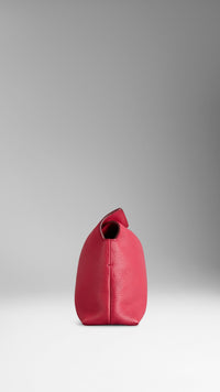 PINK AZALEA Petit clutch en cuir grainé