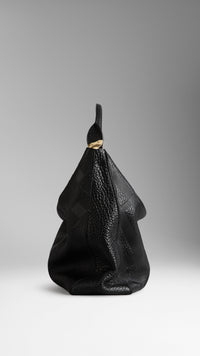 BLACK Sac hobo medium en cuir avec motif check en relief
