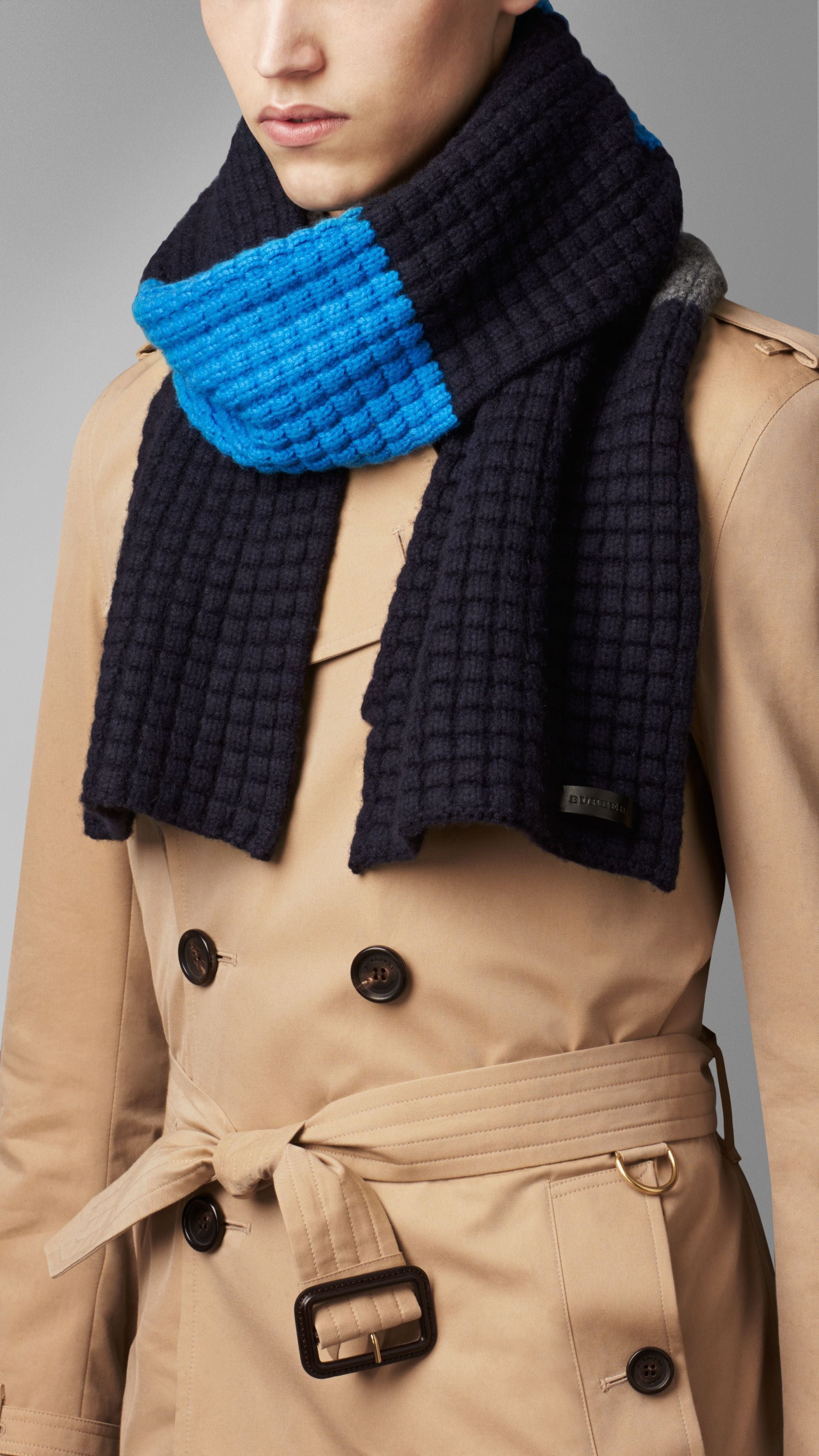 CERULEAN BLUE/NAVY Écharpe en maille gaufrée de laine et cachemire
