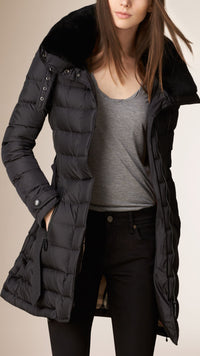 BLACK Manteau rembourré en duvet avec col en shearling