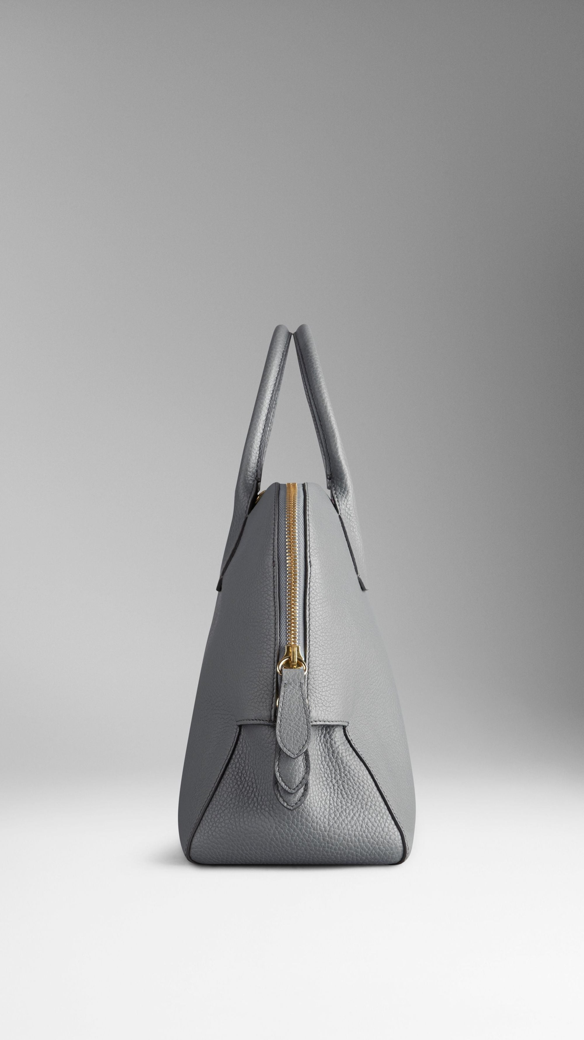 STORM GREY Sac bowling medium en cuir grainé