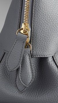 STORM GREY Sac bowling medium en cuir grainé
