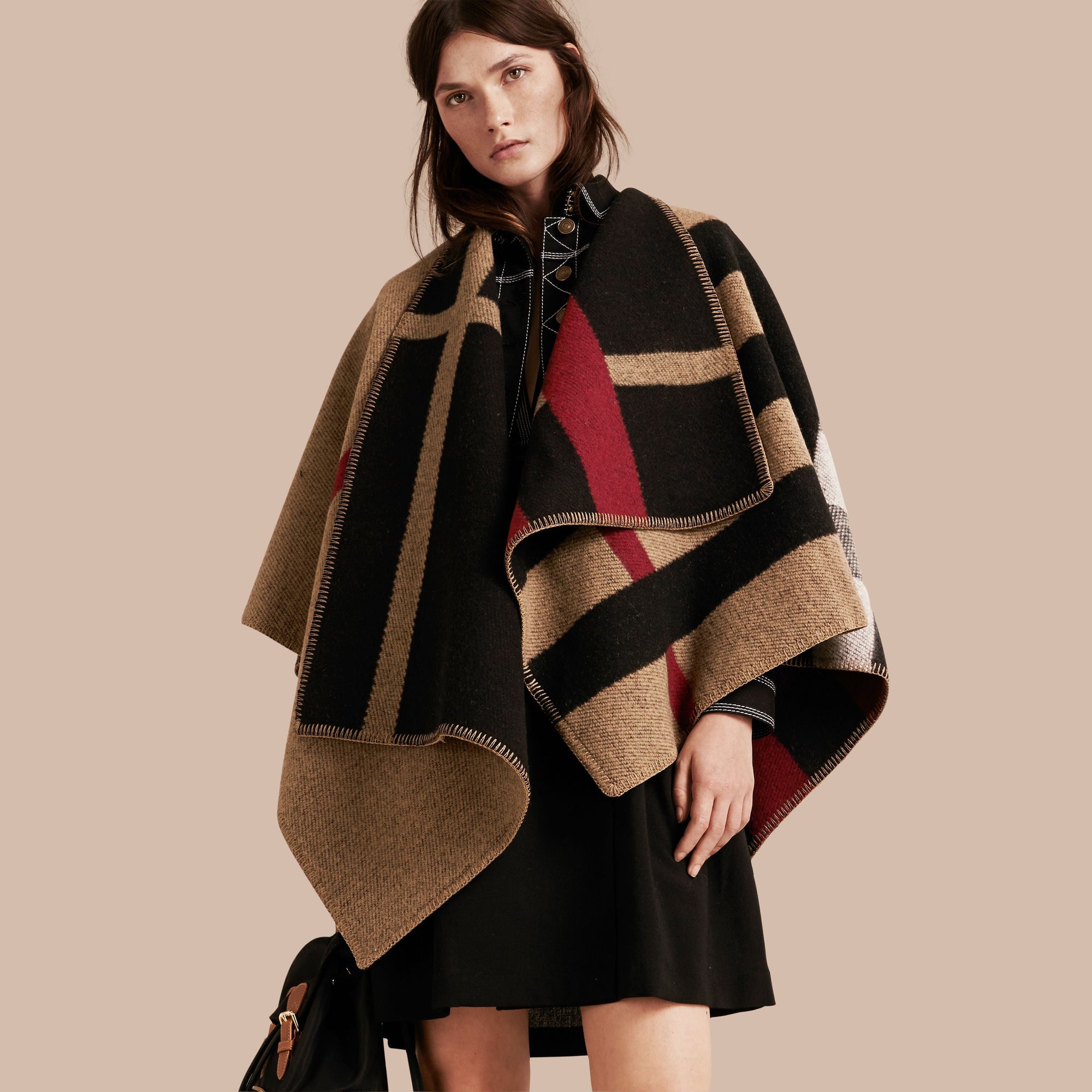 HOUSE CHECK/BLACK Poncho plaid en laine et cachemire à motif check