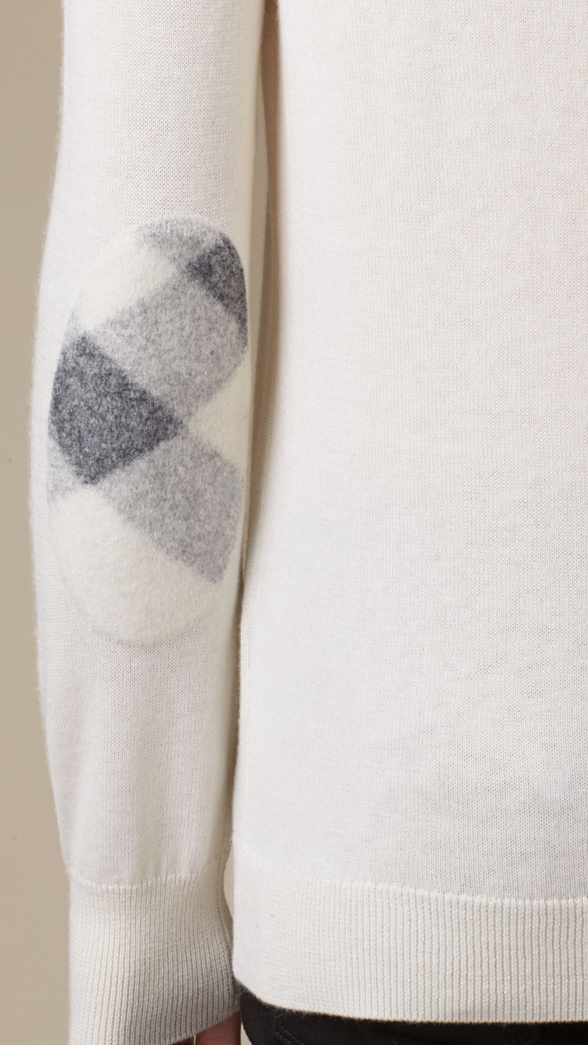 NATURAL WHITE Pull aiguilleté en cachemire et coton