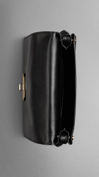 BLACK Petit sac à bandoulière en cuir grainé emblématique