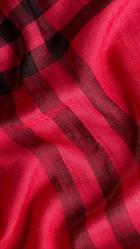 CORAL PINK Écharpe légère en laine et soie à motif check ombré