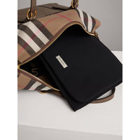 TAUPE GREY Sac à langer à motif House check avec détails en cuir