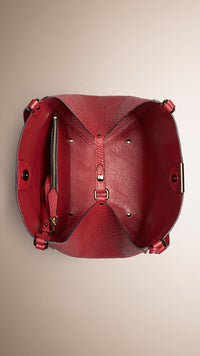 MILITARY RED Petit Sac The Canter en cuir avec motif check en relief