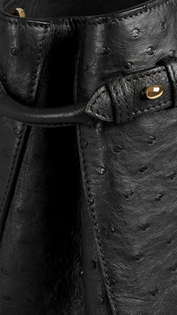 BLACK Sac The Banner medium en cuir d'autruche