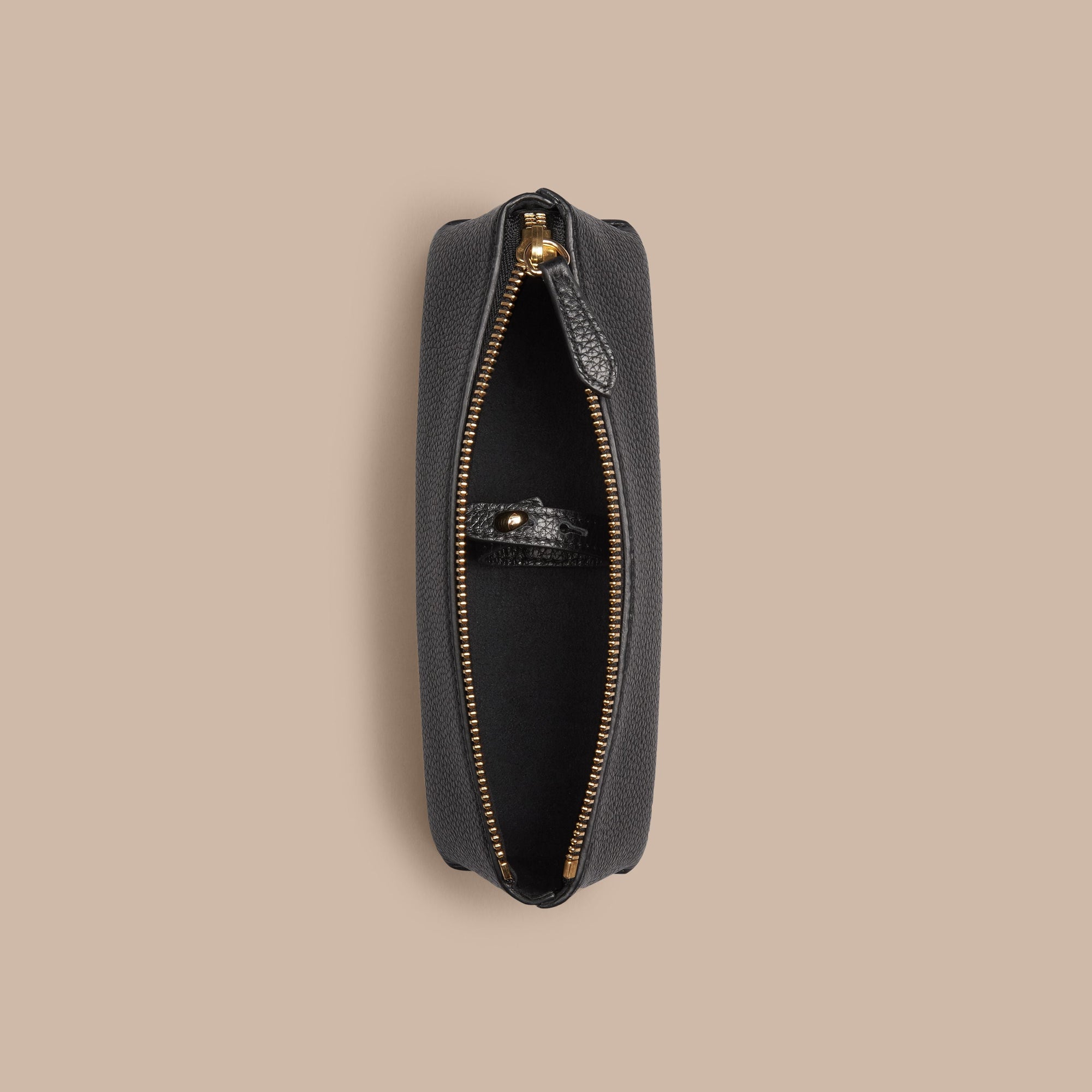 BLACK Petite pochette pour accessoires numériques en cuir grainé