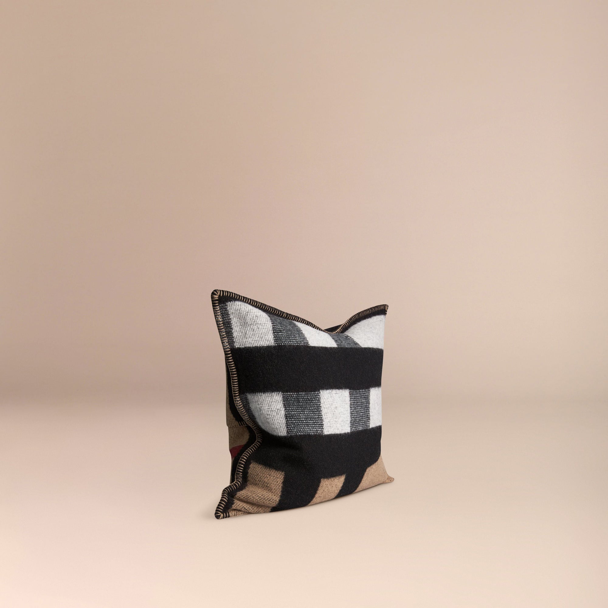 HOUSE CHECK/BLACK Housse de coussin en laine et cachemire avec motif check