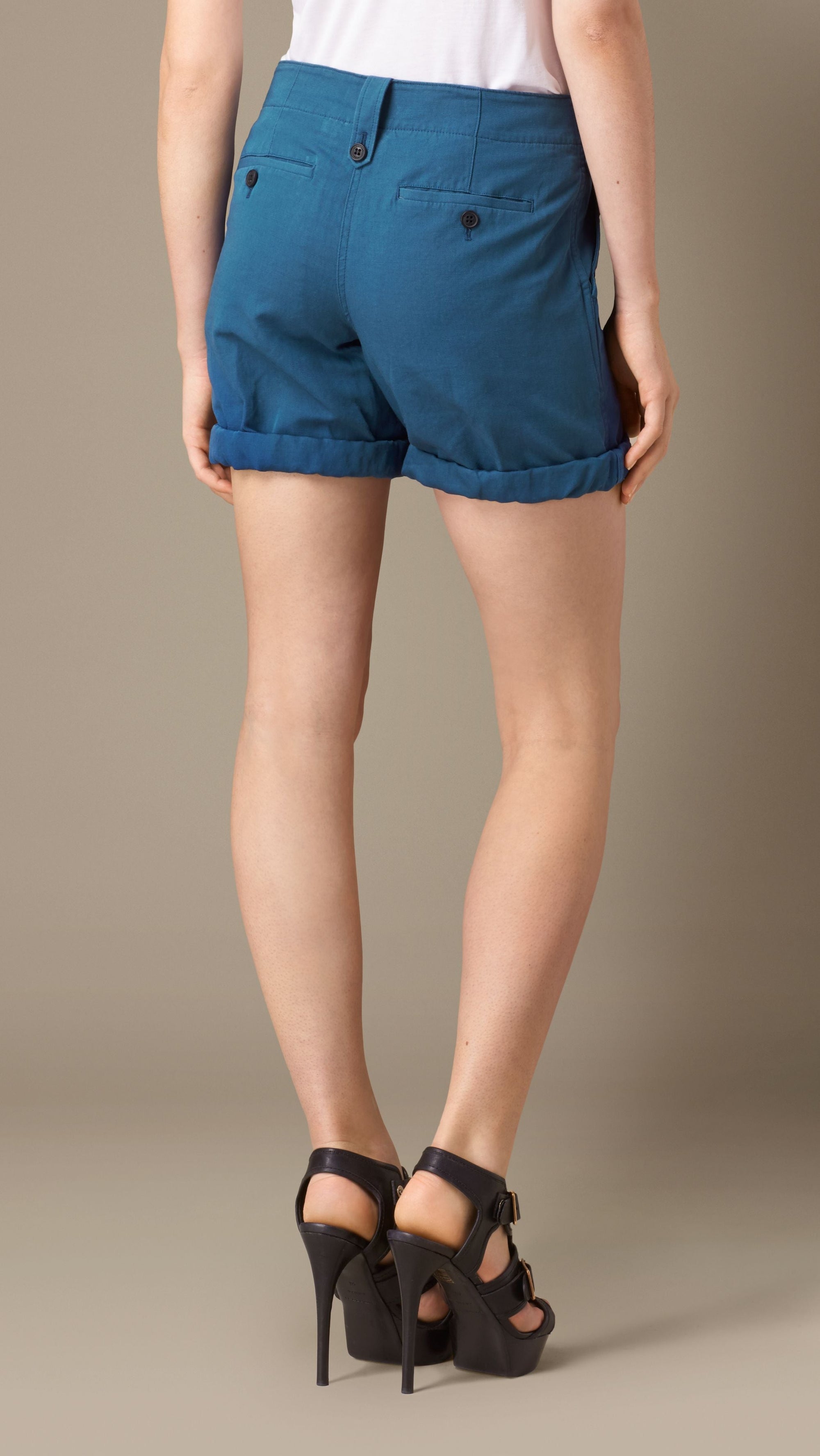 LUPIN Short à revers en coton et lin