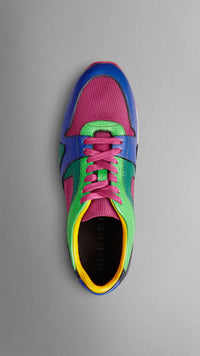 BRT RGY BLUE/PINK Tennis Field Sneaker color-block en cuir avec empiècements filet