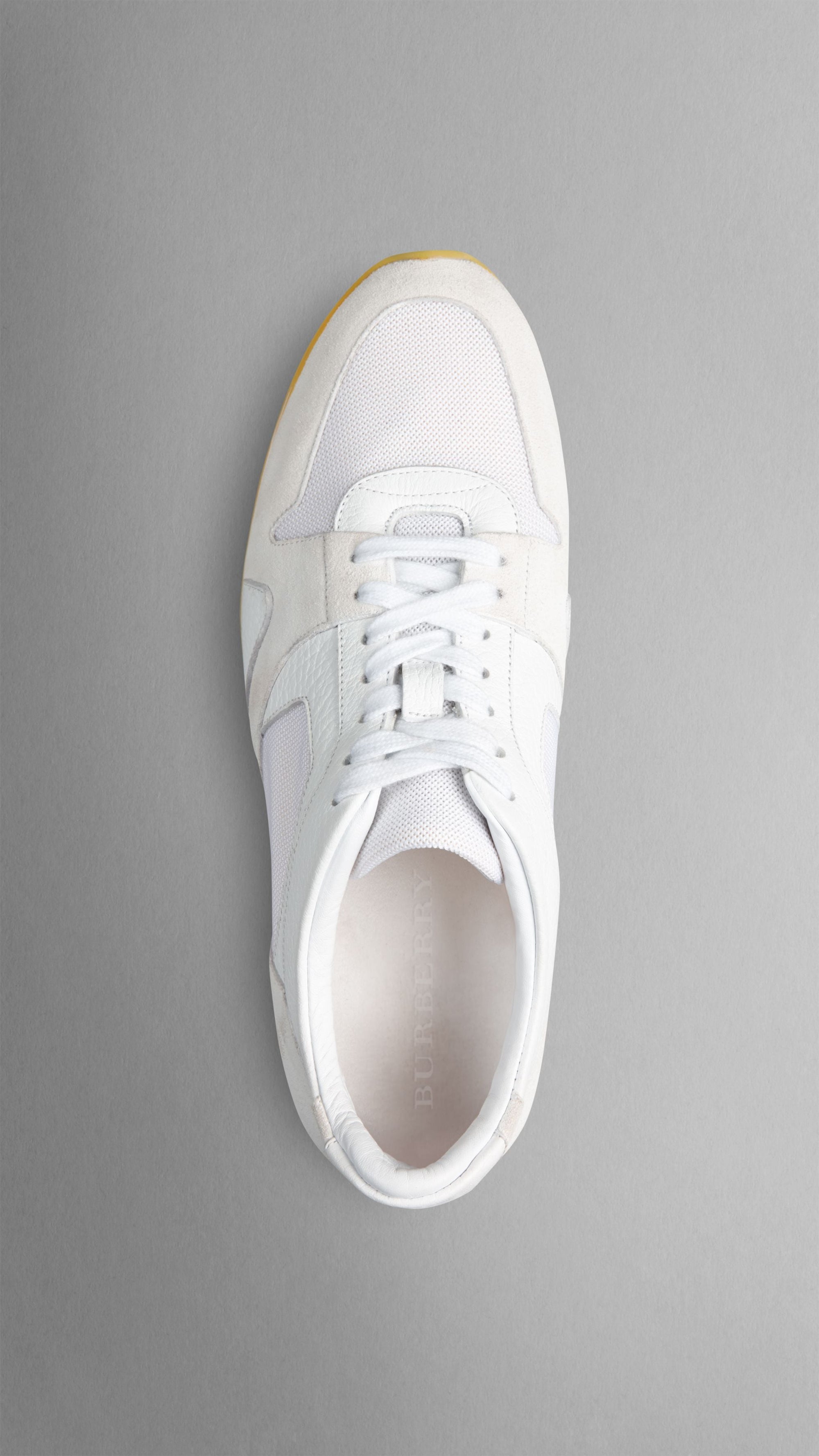 WHITE/DAFFODI YELLOW Tennis Field Sneaker en cuir velours et cuir
